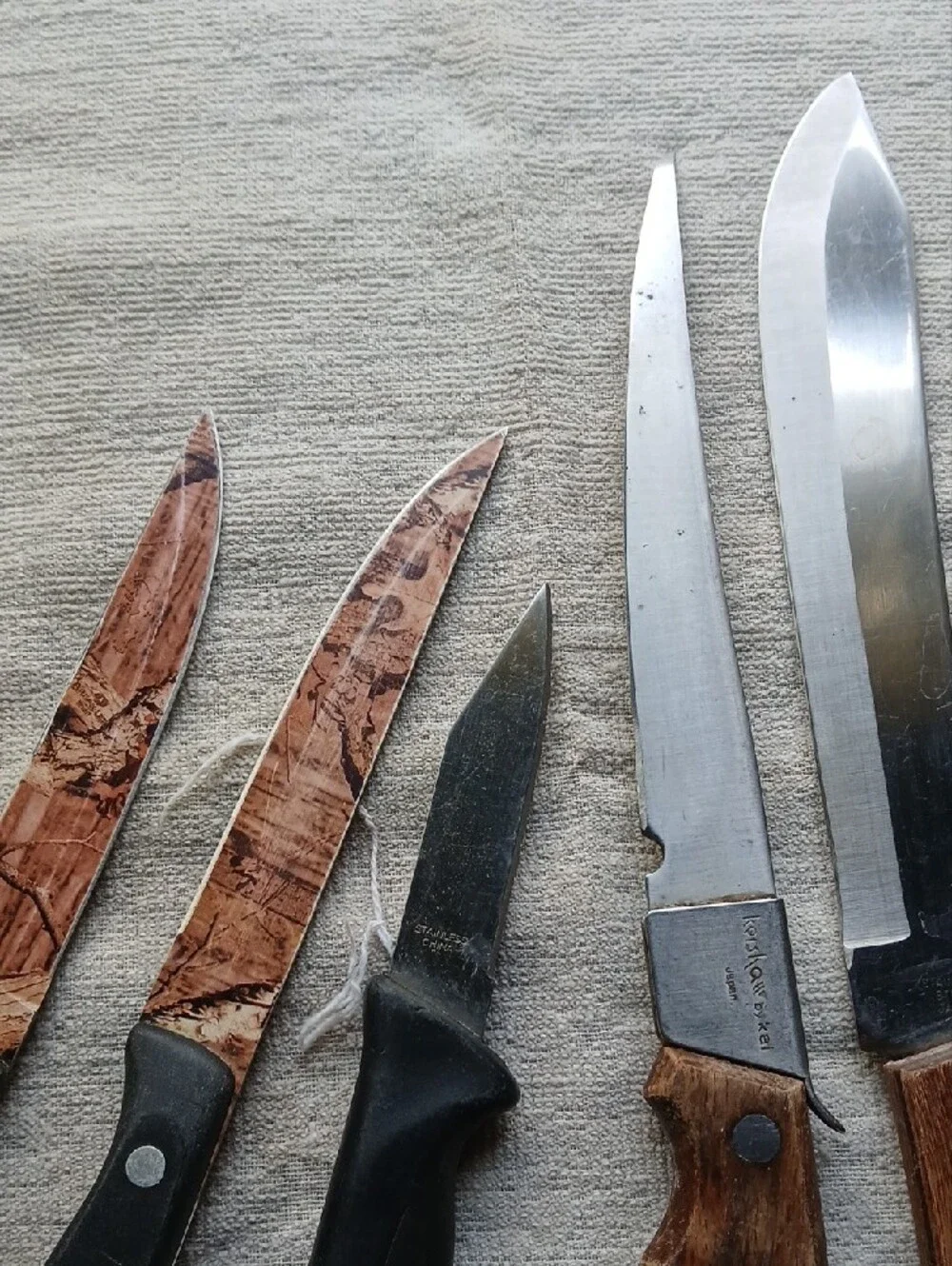 Assorted Kitchen Knife Set with Wood and Black Handles